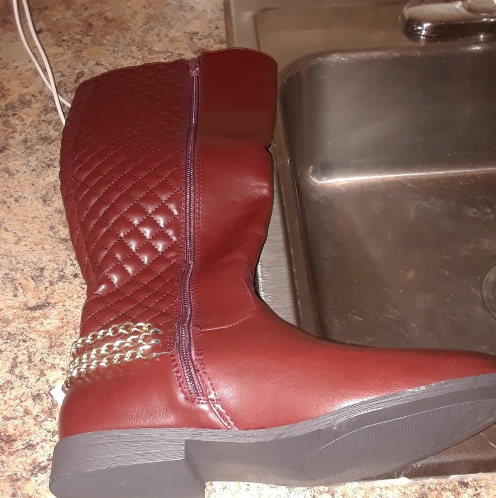 Boots - Picture 3 of 3